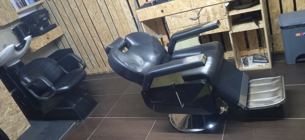 Cadeira Barbeiro e Rampa de Lavagem