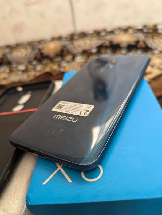 Компактний 6.15" Meizu X8 6GB 128GB Android 11 смартфон