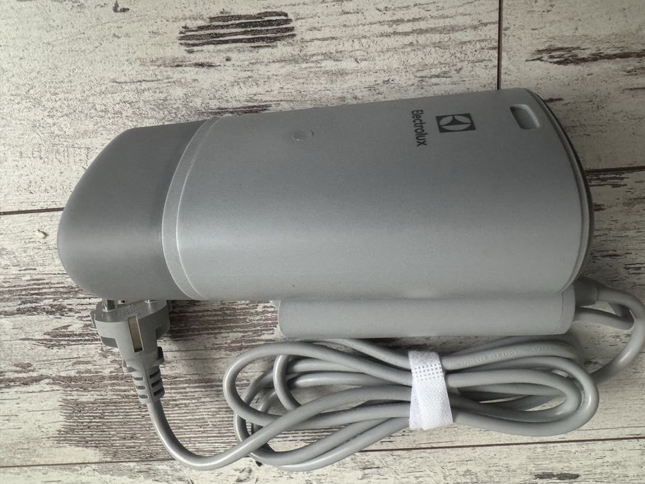Продам відпарювач Electrolux E5HS1-6UG