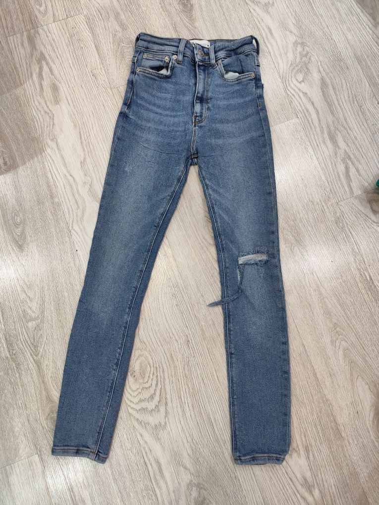 Spodnie jeans Zara 34 wąskie obcisłe z rozdarciem