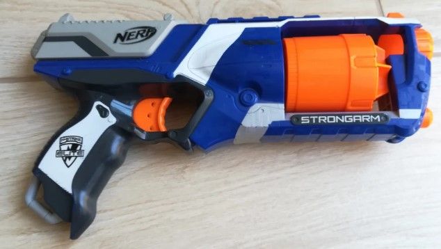 Pistola Nerf Strongarm