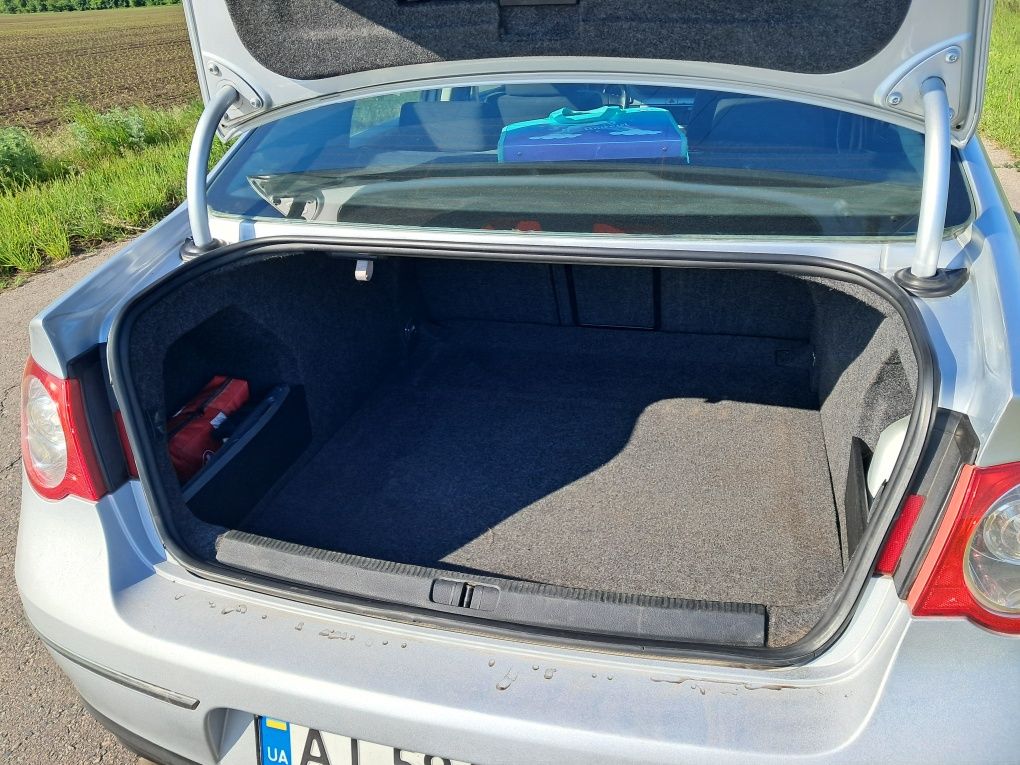 Volkswagen Passat B6 2008р 1.6FSI