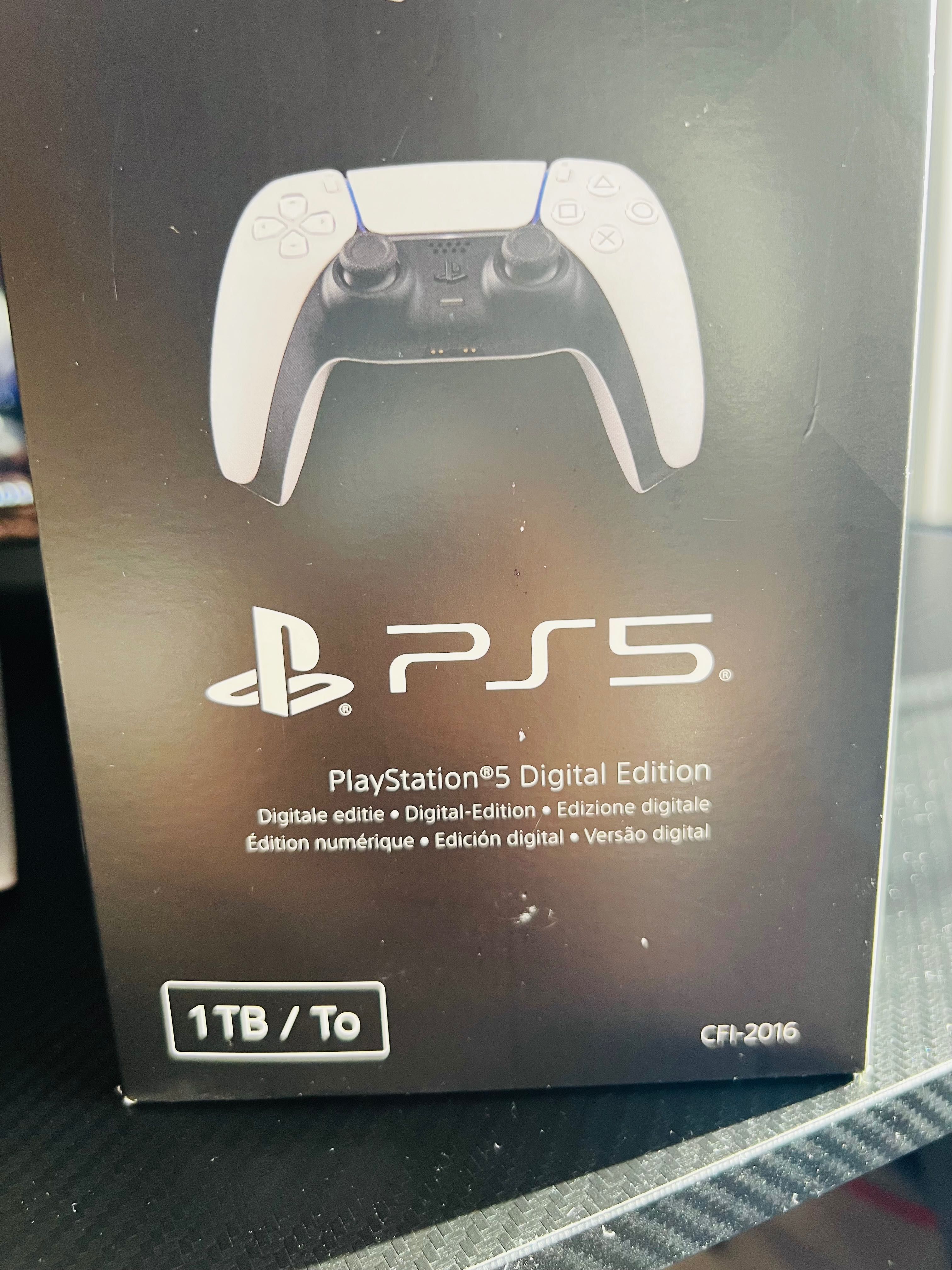 PS5 Digital 1TB.