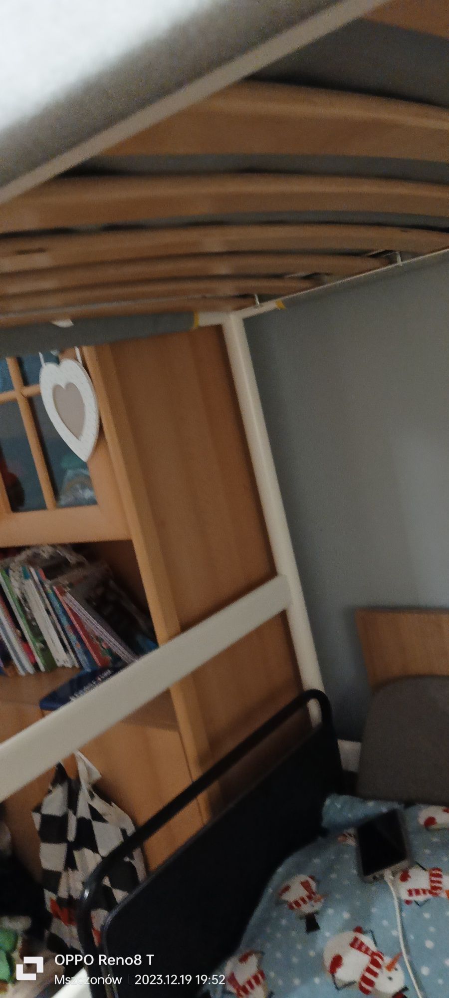 Łóżko na andresoli