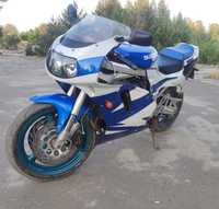 Мотоцикл Suzuki GSX 750 R
