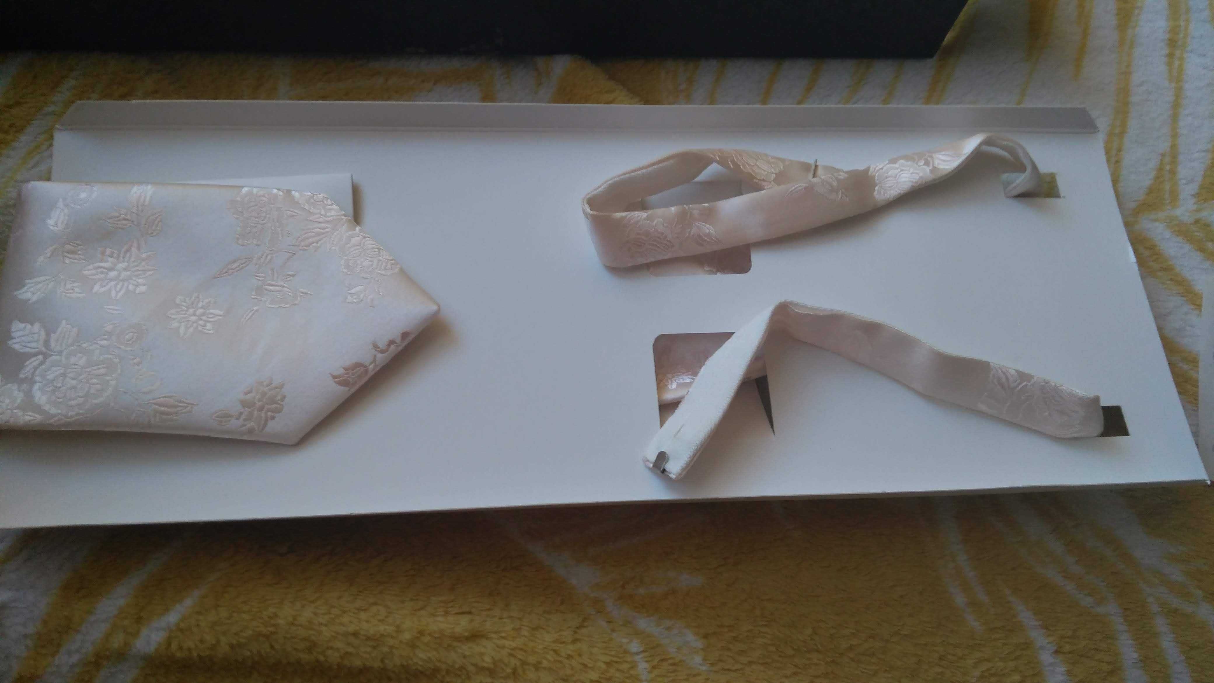 KRAWAT + POSZETKA marki Grek, ecri
