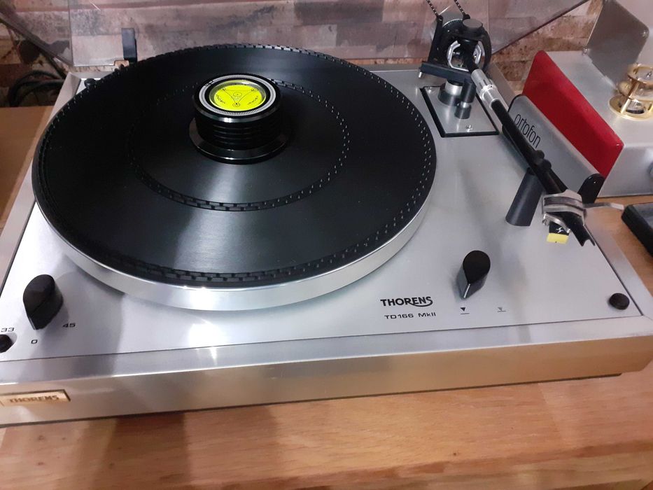 Gira discos  Thorens