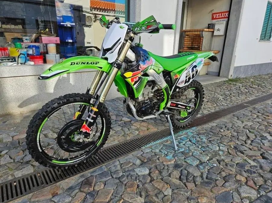 KX450F 2011 Matrículada

Mota com cerca de 70h motor ainda todo