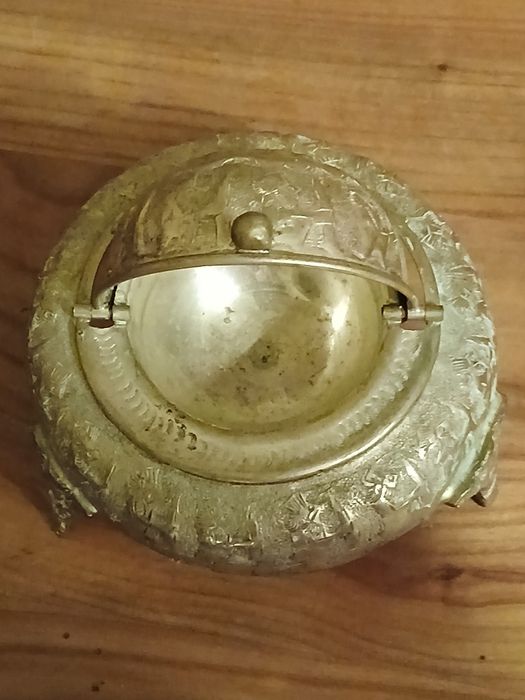 Мідна ступка з пестиком.