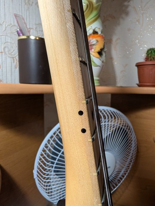 Fender Sguier Sonic Stratocaster. Custom  !