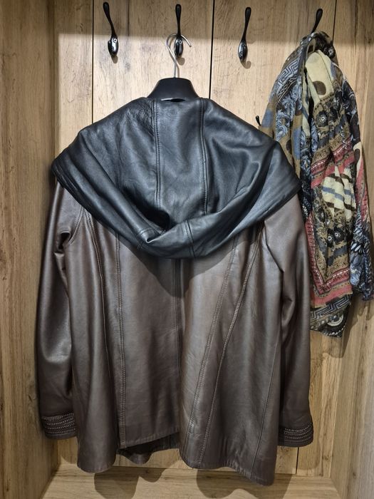 Куртка жіноча шкіряна з капюшоном