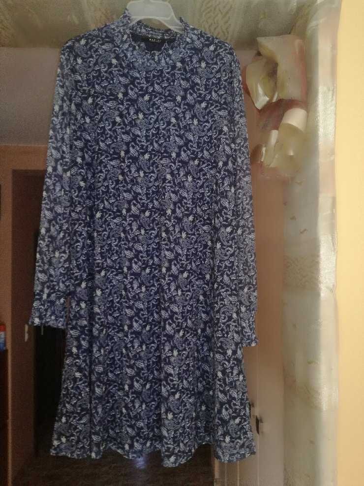 sukienka Mohito granatowo-kremowa rozmiar M  długi rękaw