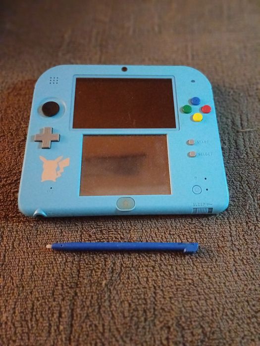 Nintendo 2DS - Pokemon edition