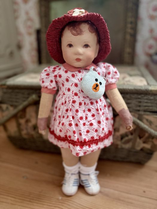 Stara lalka Kathe Kruse szerokie biodra