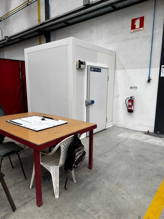 Câmara Frigorífica Hotelaria - Monobloco 3x2,5x2,5m - Faro