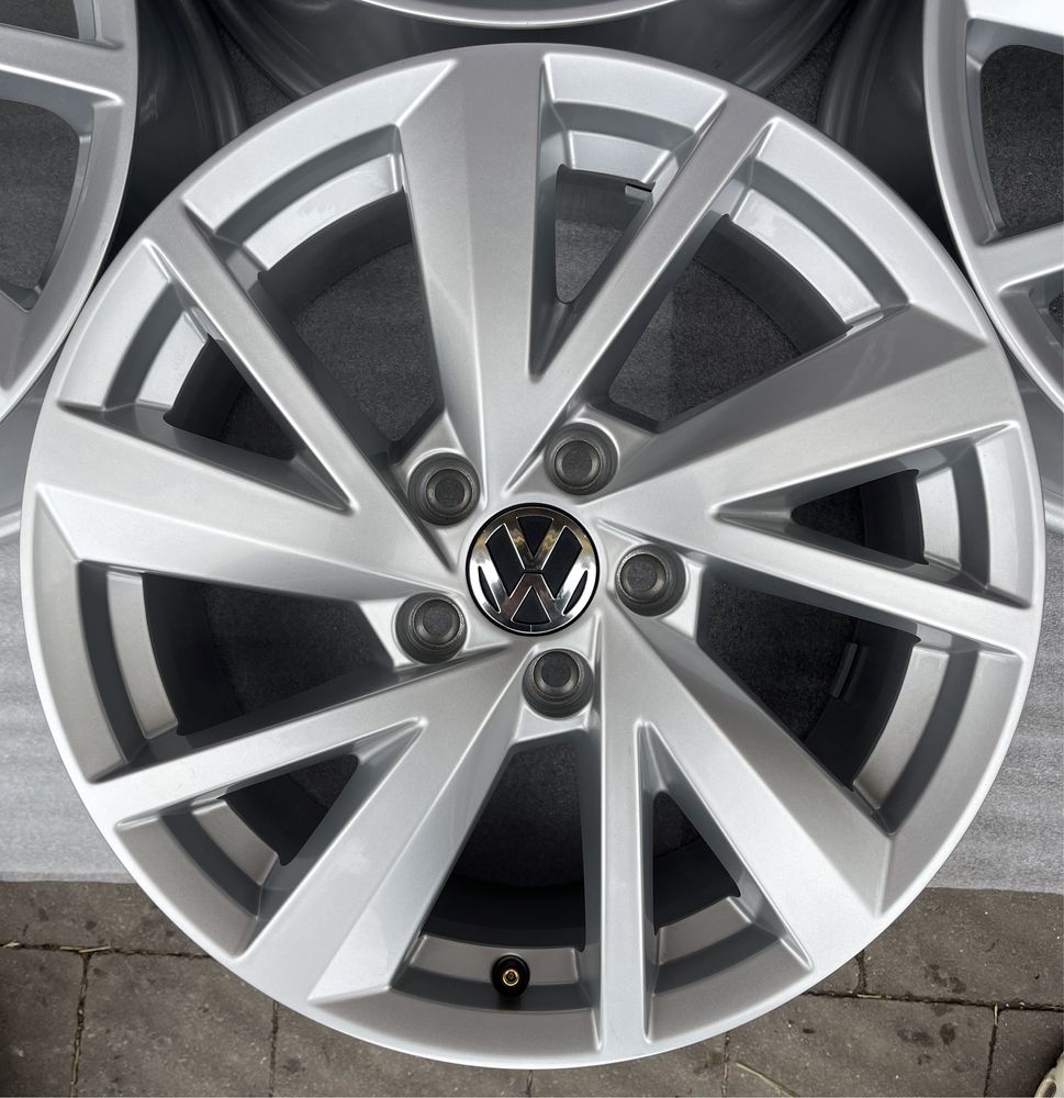 Нові Диски R17 5x112 Et45 7J. Volkswagen Passat Golf Jetta Touran