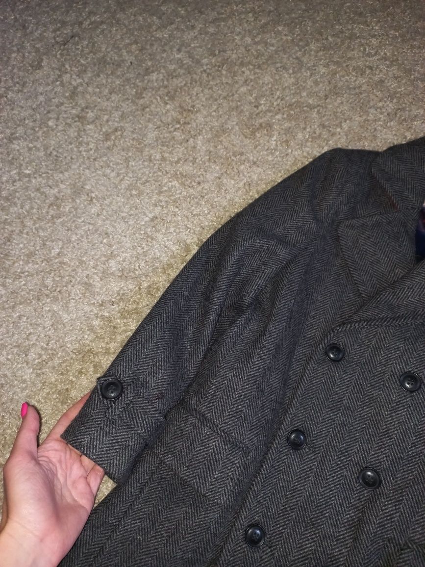 Фирменное крутое пальто демисезон на мальчика 6-8 лет