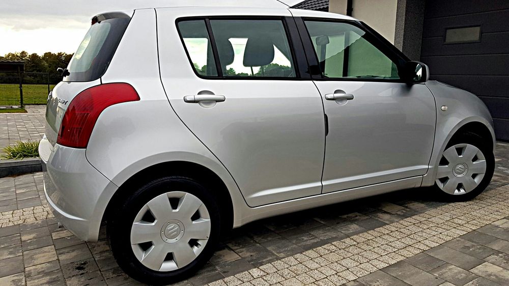 *NIEZNISZCZALNE SUZUKI SWIFT* Niski Przebieg Mroźna Klimatyzacja