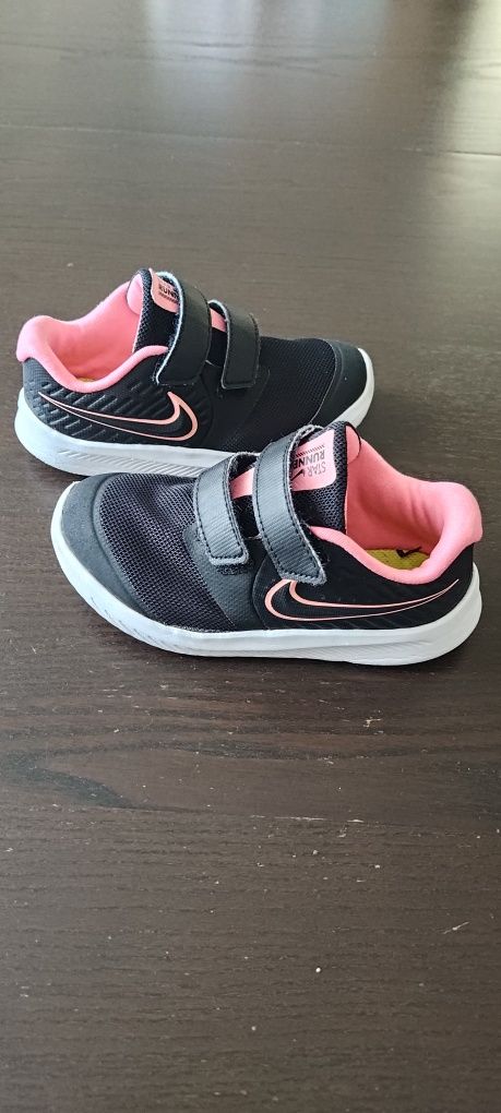 Dziecięce buty Nike star runner 26 długość wkładki 15 cm