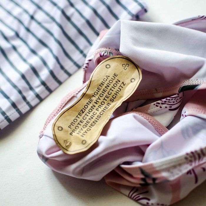 роздільний  купальник з високими трусиками