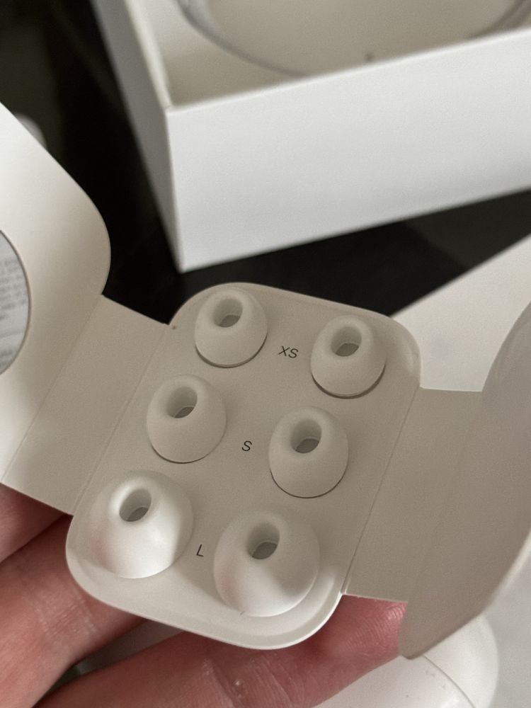 AirPods Pro 2 (USB-C, MagSafe)