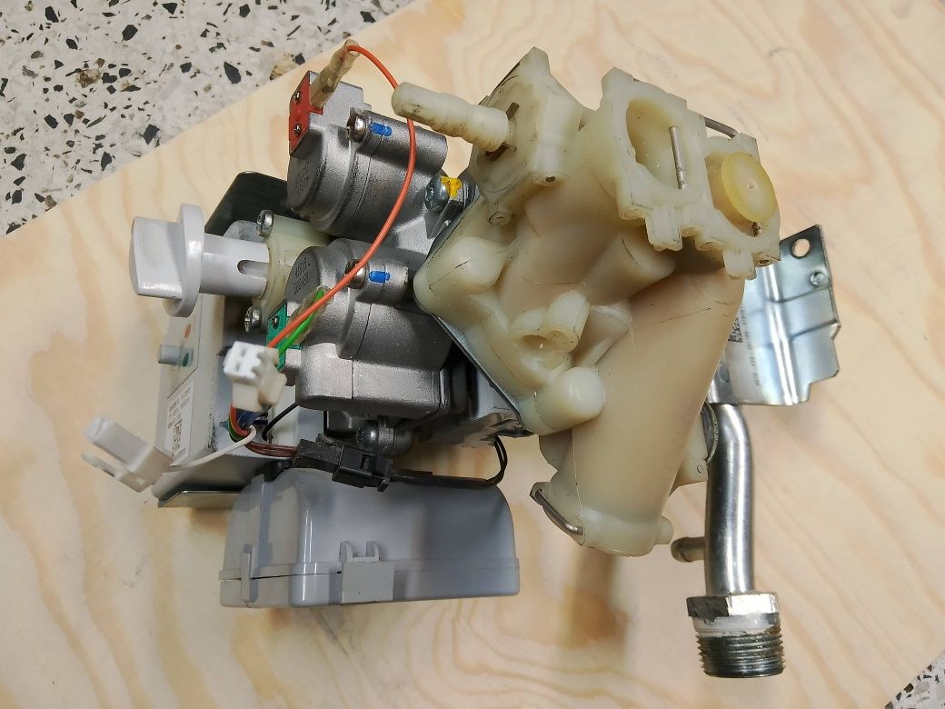 Moduł wodny i gazowy Junkers elektronika