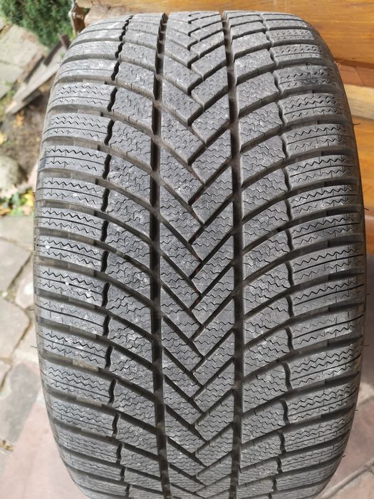 ZIMA komplet RWD = 2x Continental 235/40/18 + 2x Bridgestone 255/35/18