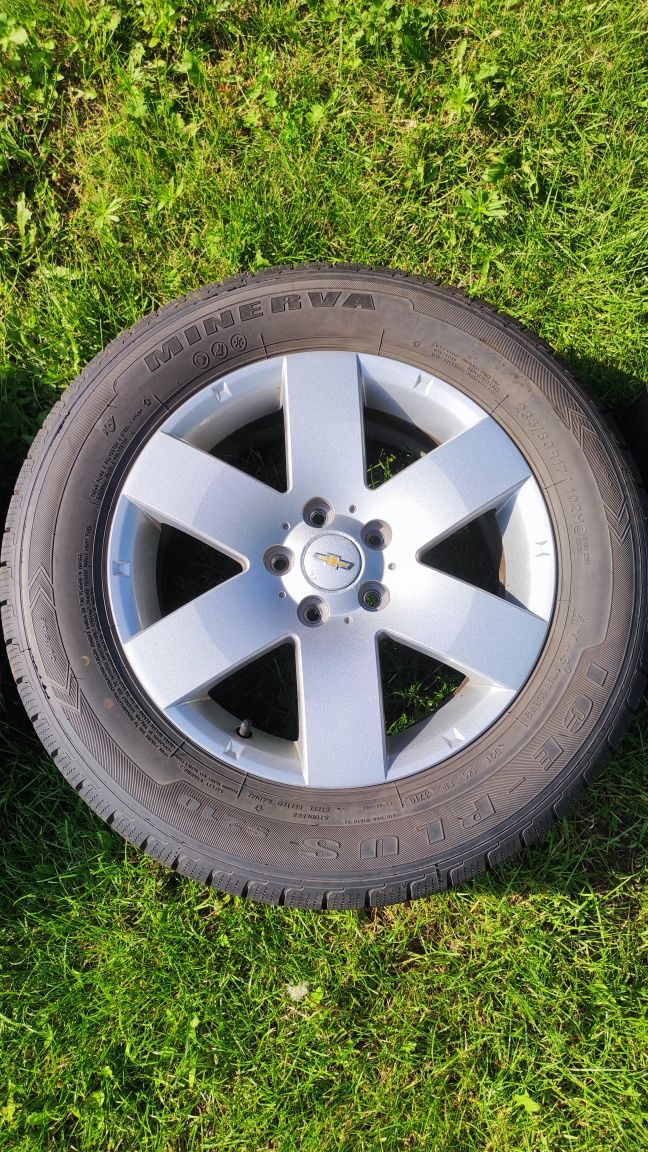 Felgi aluminiowe 17" z oponami zimowymi 235/60 R17 – Chevrolet/6x139.7