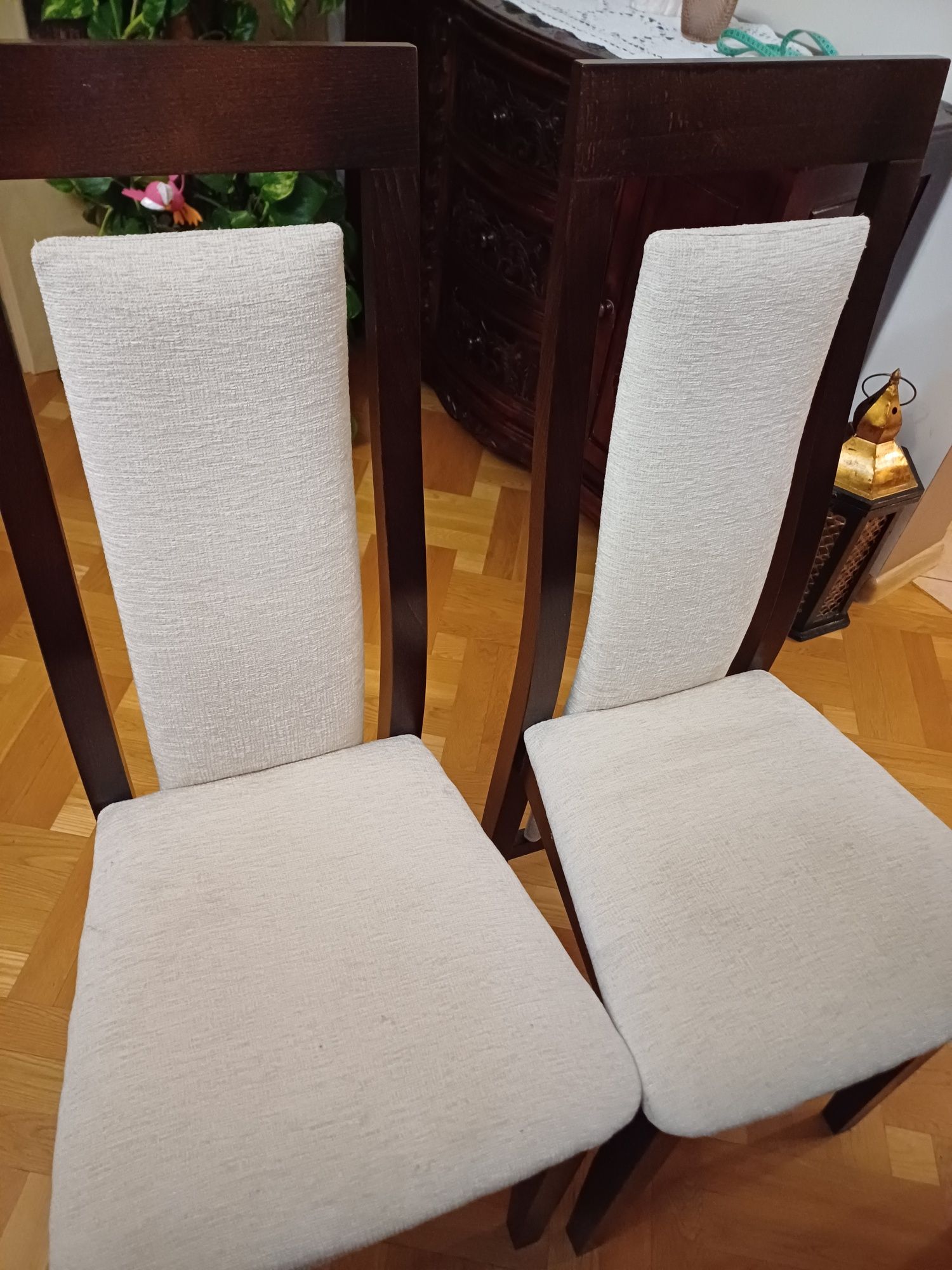 Stół rozkładany i 6 krzeseł