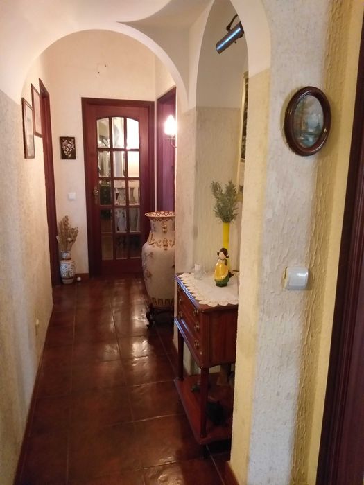 Vivenda com excelentes vistas em local sossegado