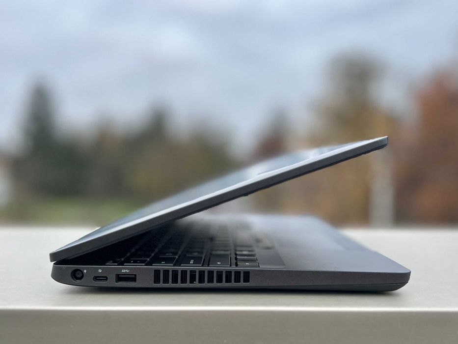 Ноутбук Dell Latitude 5500/i5-8265U/16GB DDR4/SSD 256GB/15.6"FHD IPS