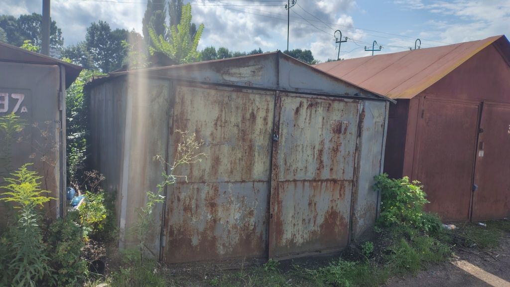 Гараж самовивоз біля авторинку