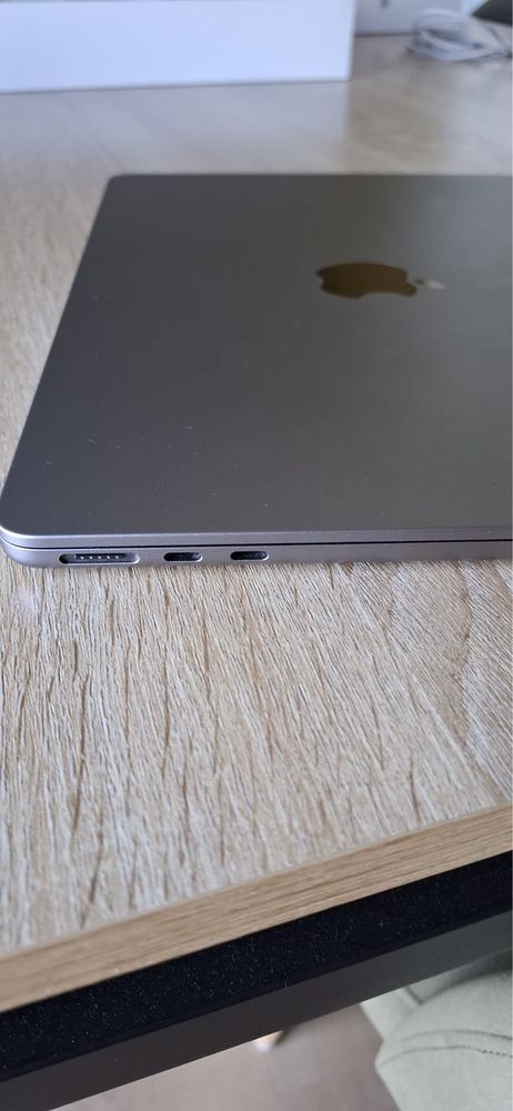 Macbook Air M2 256Gb como novo