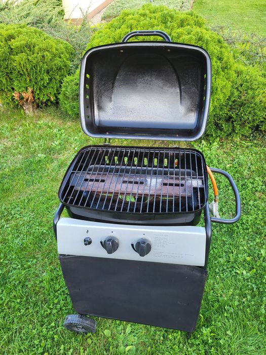 Gril gazowy przenośny na kółkach