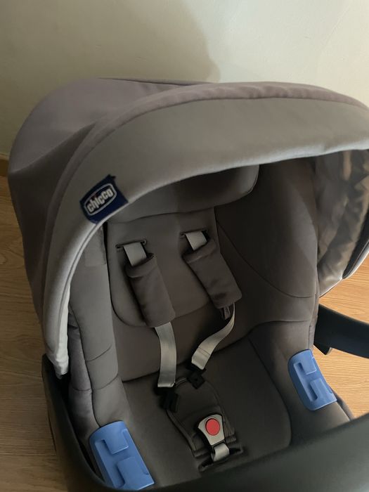 Cadeirinha Auto Chico + base