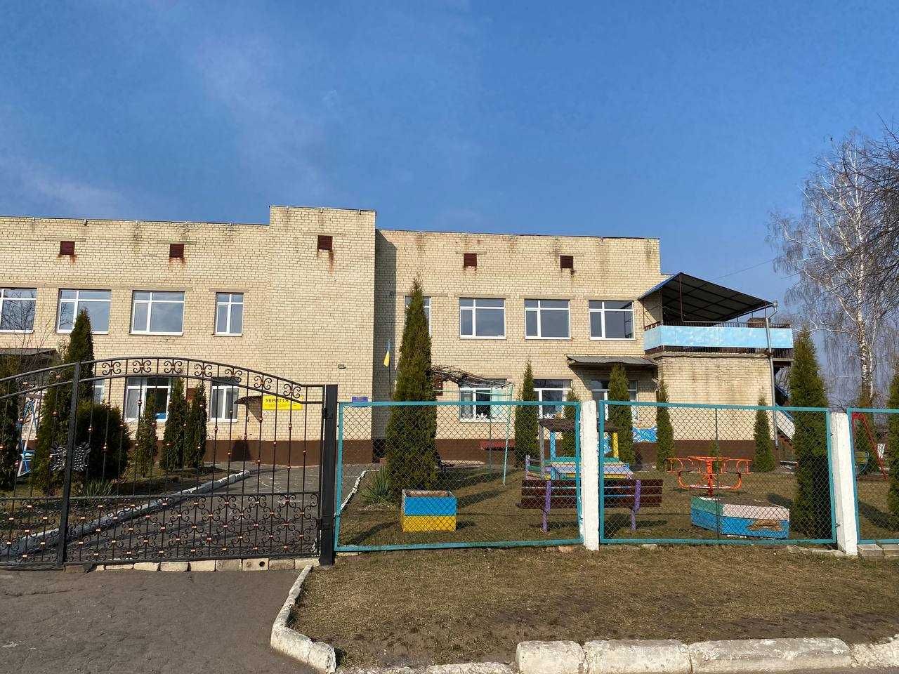 Будинок у Грушвиці з великою ділянкою