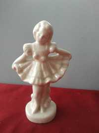 Figurka ceramiczna dziewczynka