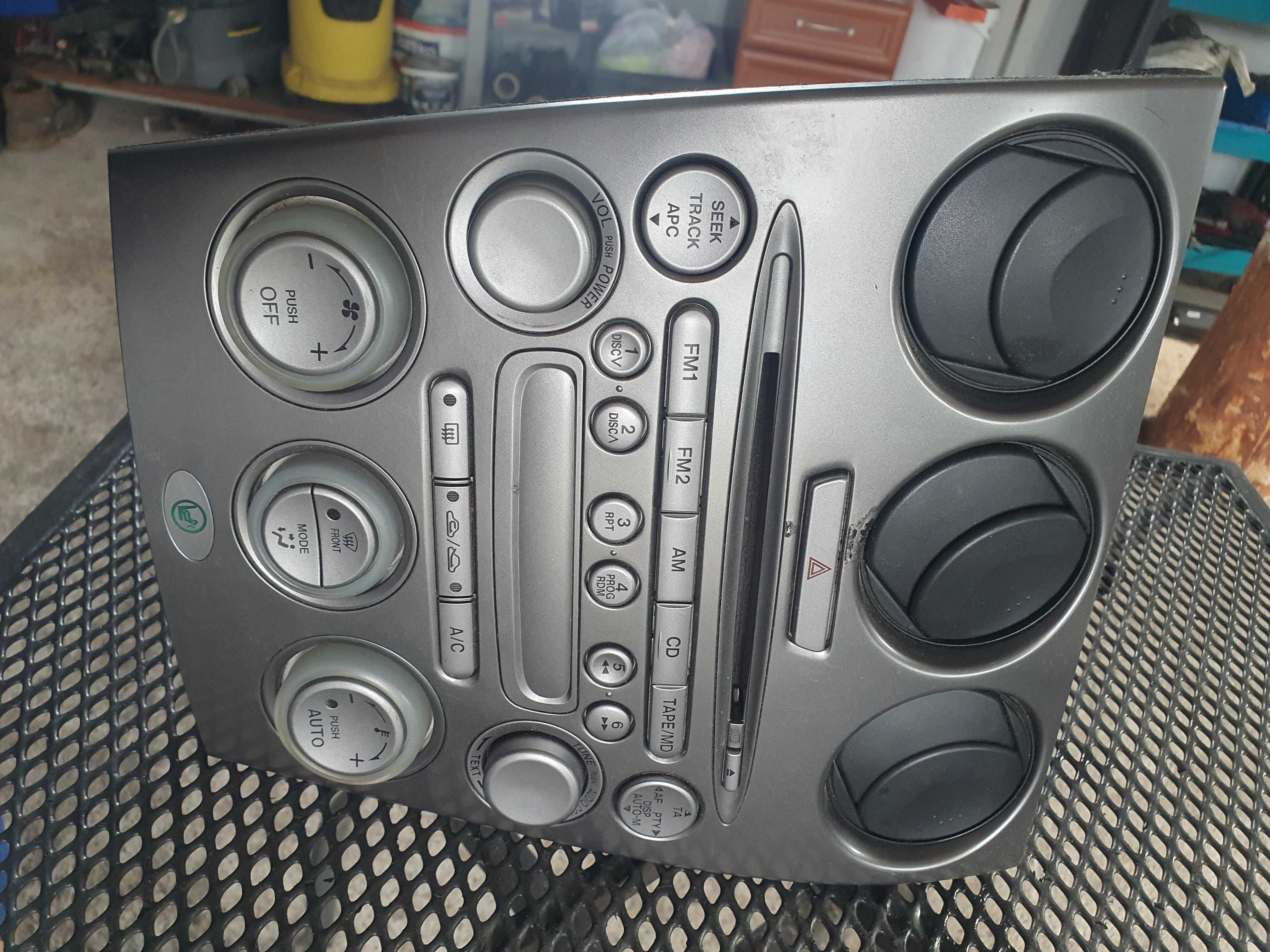 Radio panel nawiewow kratka konsola Mazda 6 GG GJ