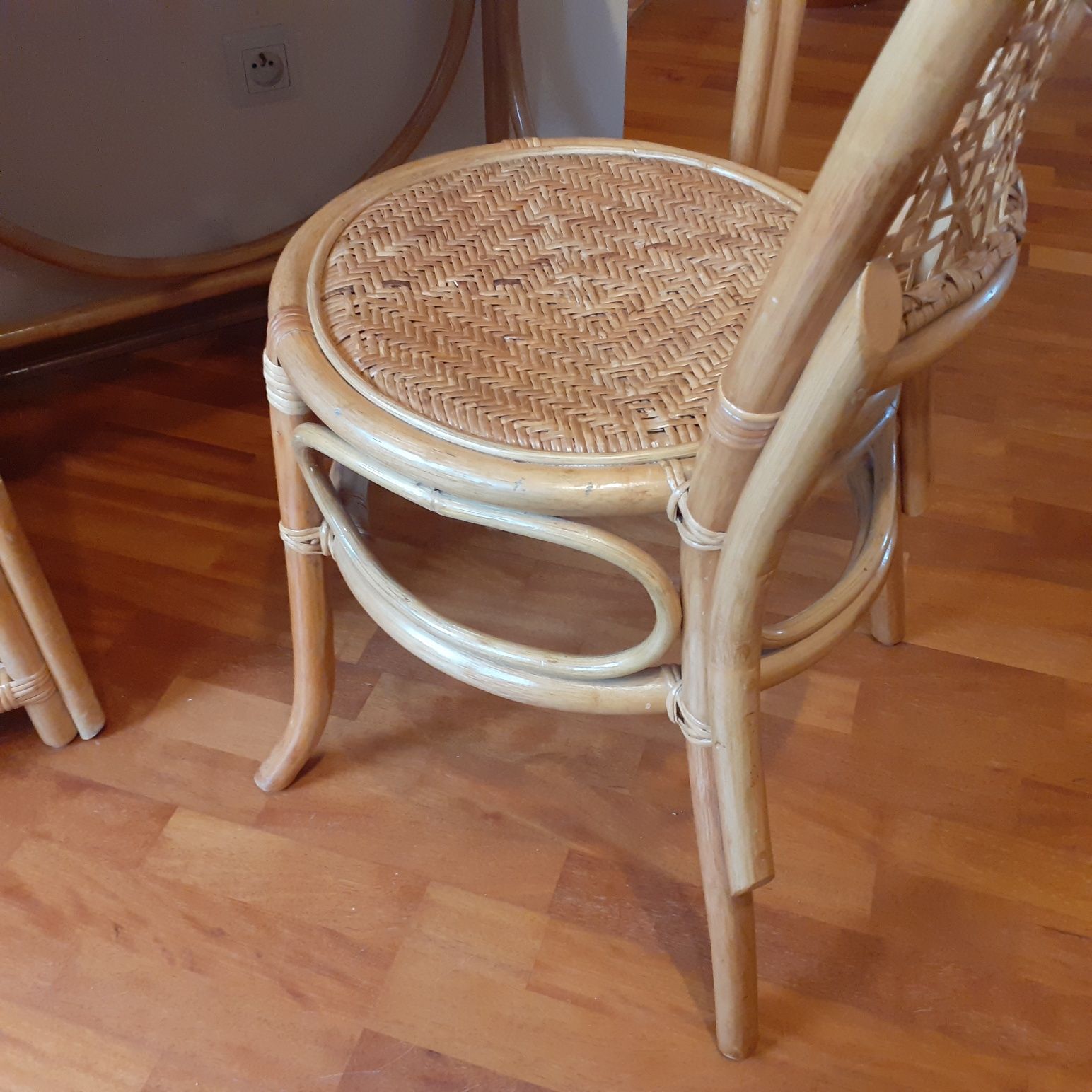 Biurko i krzesło rattanowe rustykalne, stare, zabytkowe, vintage