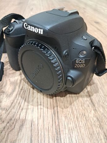 Aparat Canon 200D