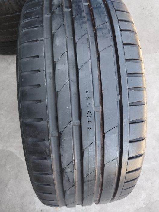 Одна літня шина Nokian 235/45/17