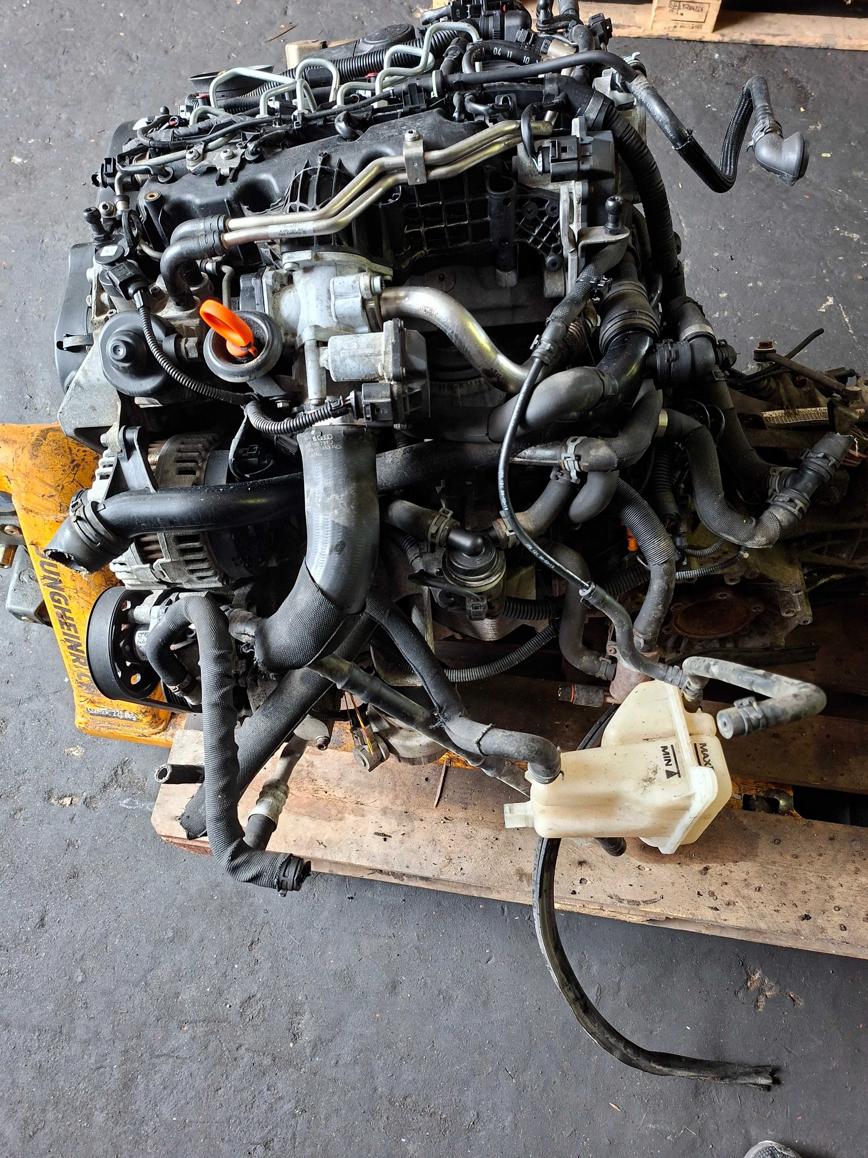 Silnik 2.0 TDI CAG Audi A4 B8 Kompletny