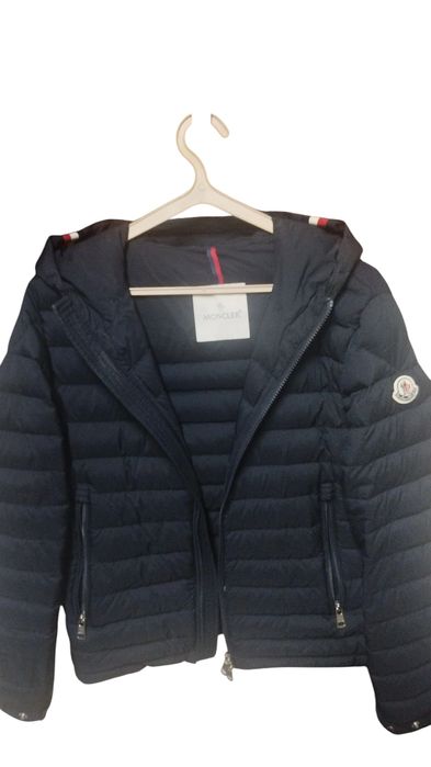 Casaco Moncler novo