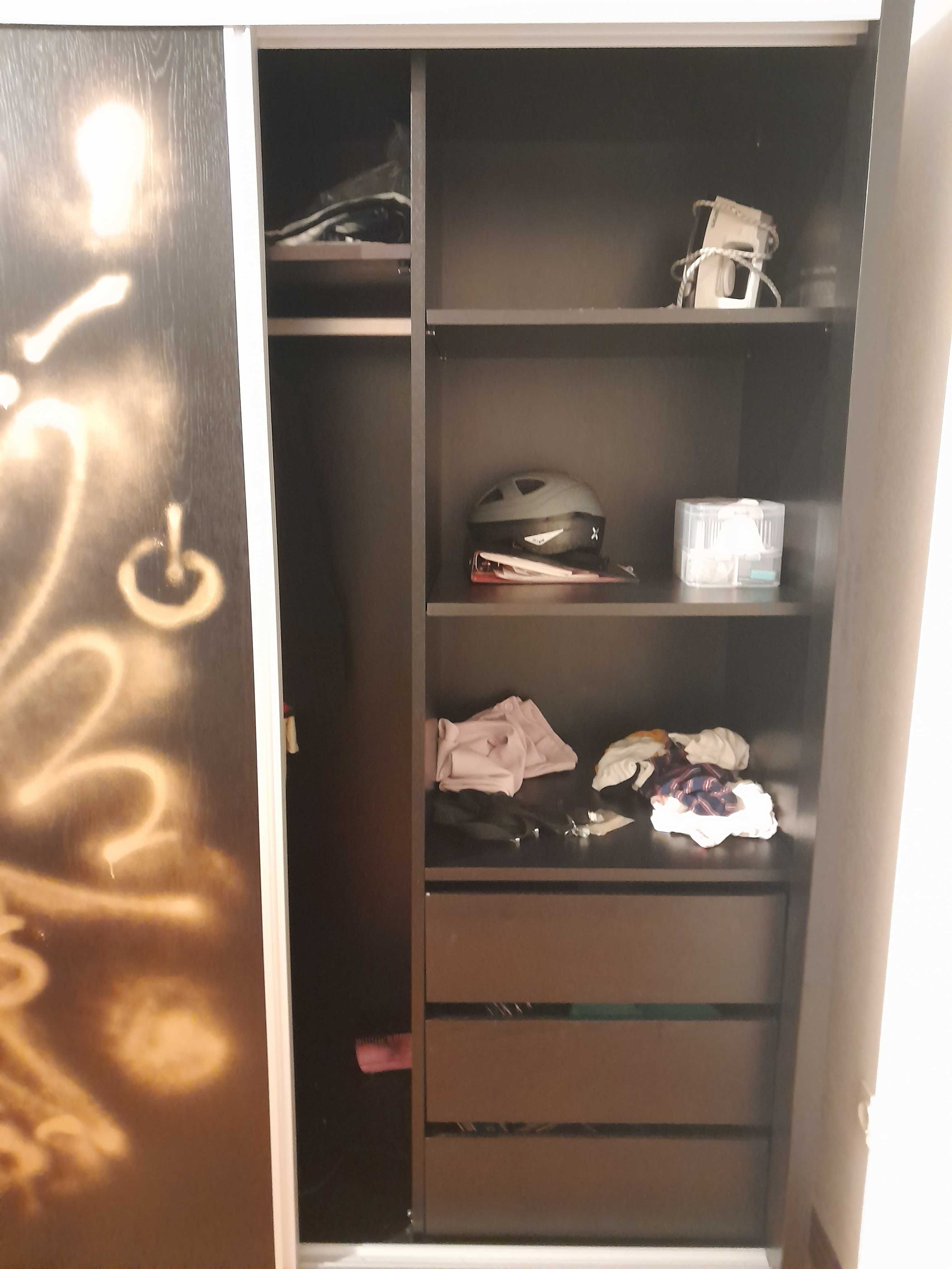 Magnífico roupeiro como novo para quarto de adolescente