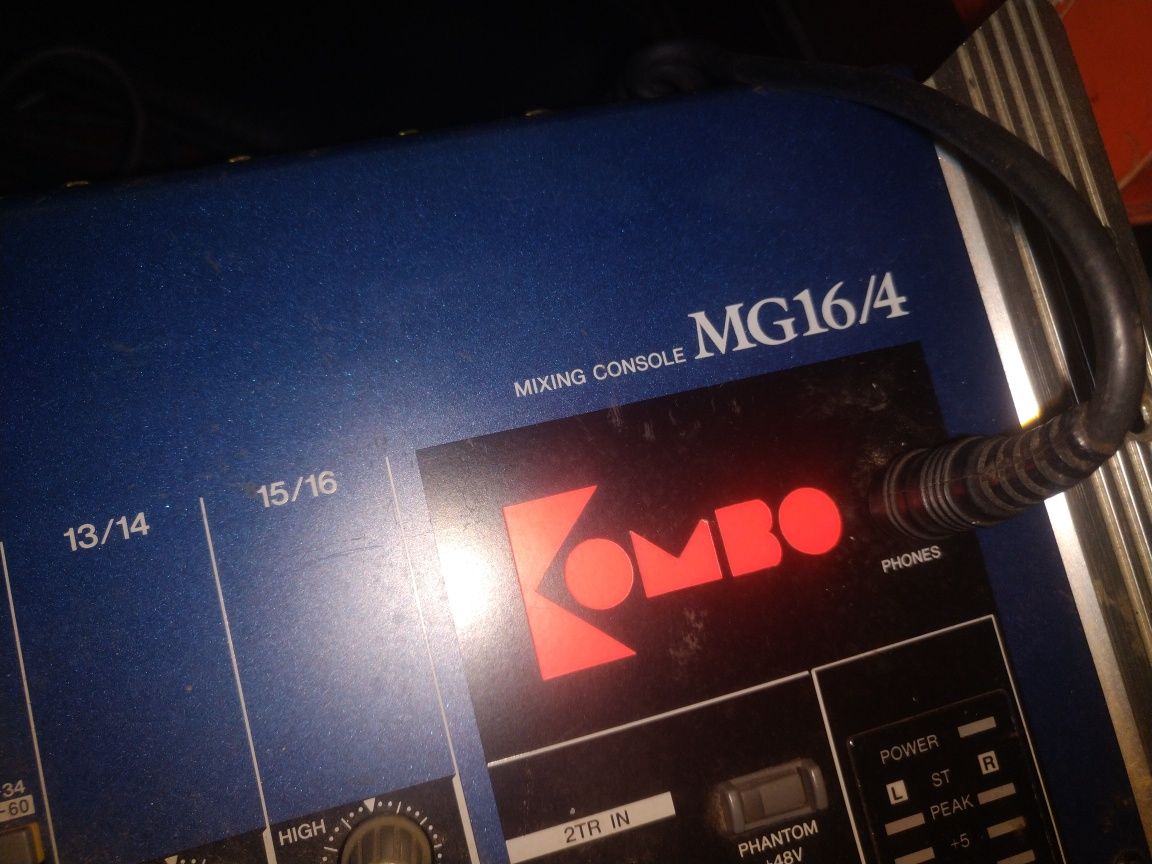 Mikser 16 kanałów konsola nagłośnieniowa Yamaha mg16/4