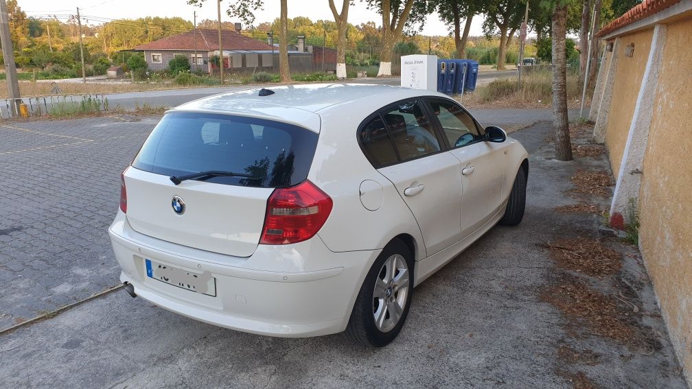 Vendo carro BMW 118D serie 1 versão Pack Premium perfeito estado
