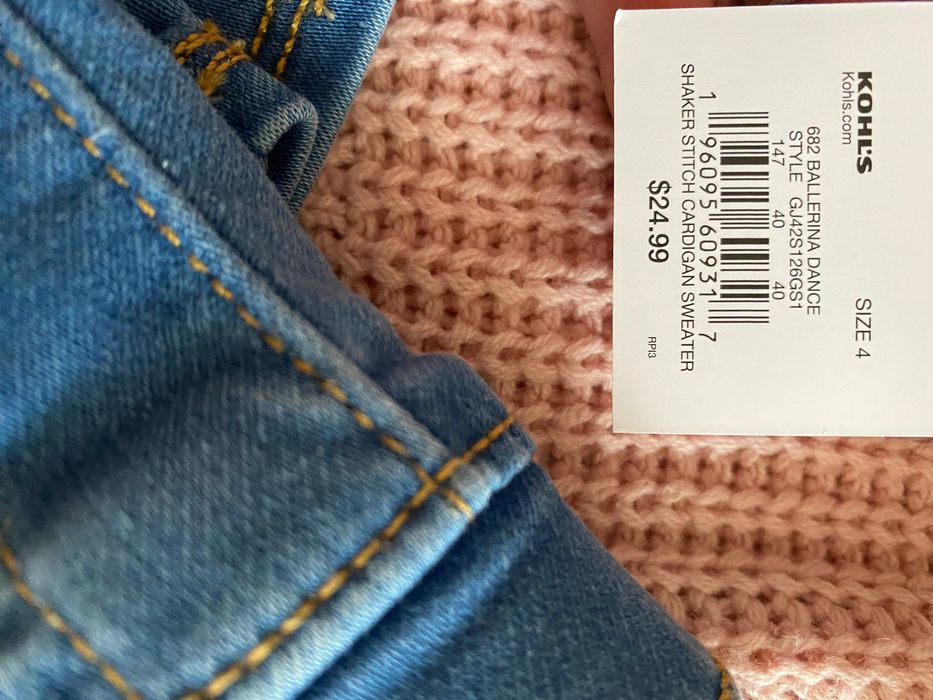 Костюм на дівчинку кофта і штани 4 роки НОВІ!