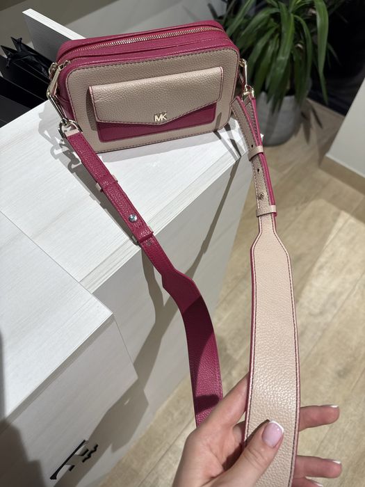 Сумочка крос-боді від Michael Kors