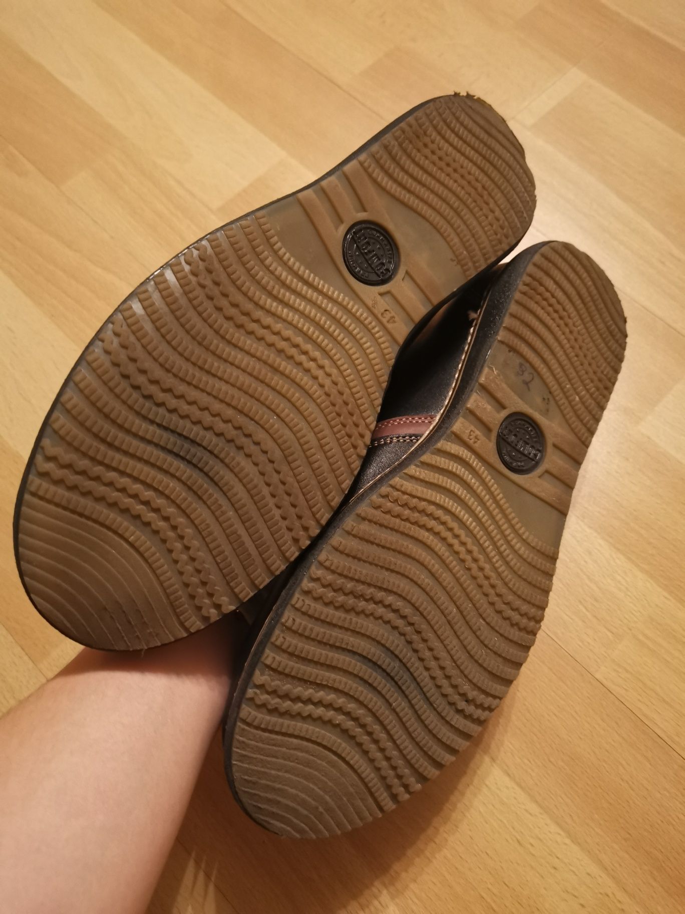 Skórzane męskie buty 43r
