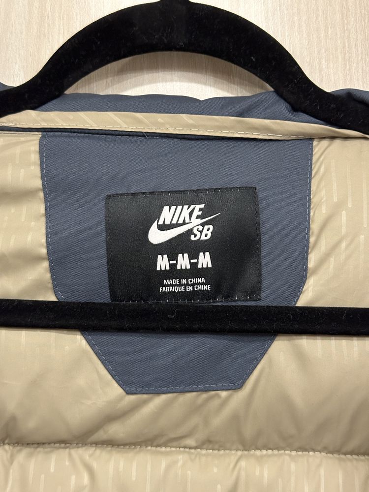 Оригінальна жилетка Nike SB розмір М